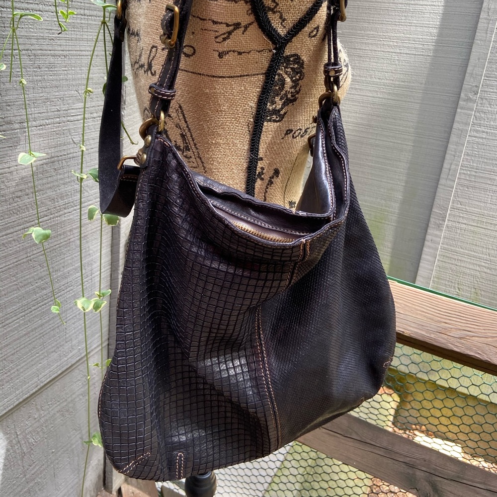 Campomaggi Black Leather Crossbody/ Shoulder Bag.